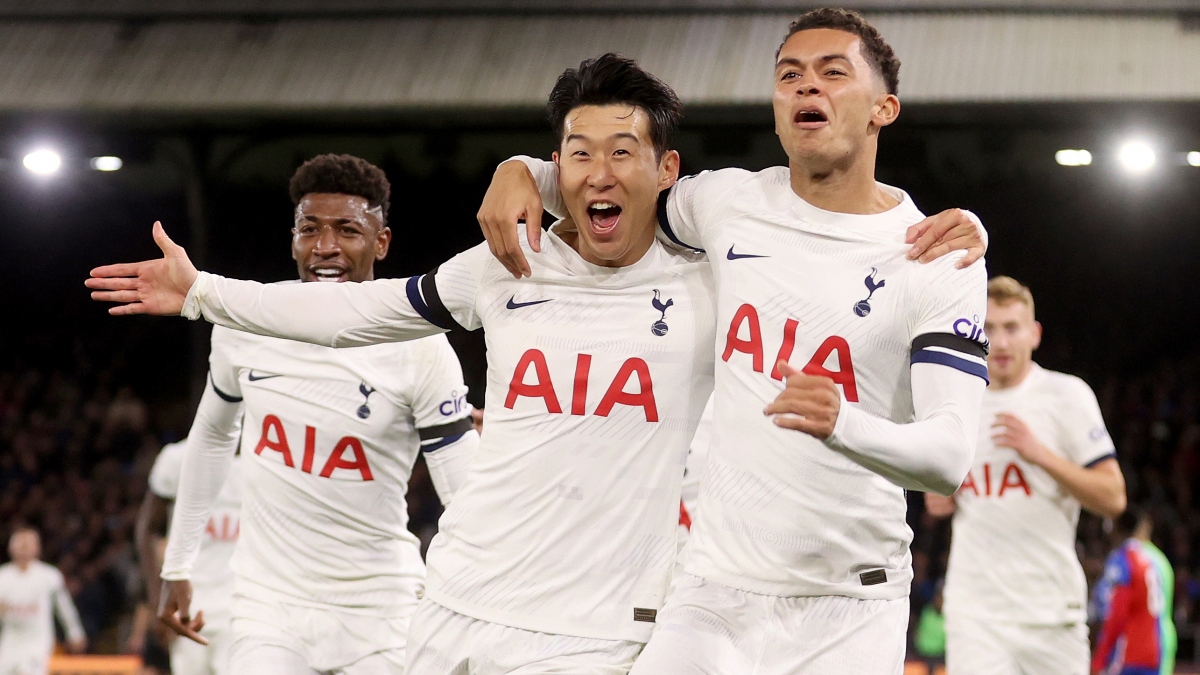 Bảng xếp hạng Ngoại hạng Anh mới nhất: Tottenham "thổi lửa" vào derby Manchester